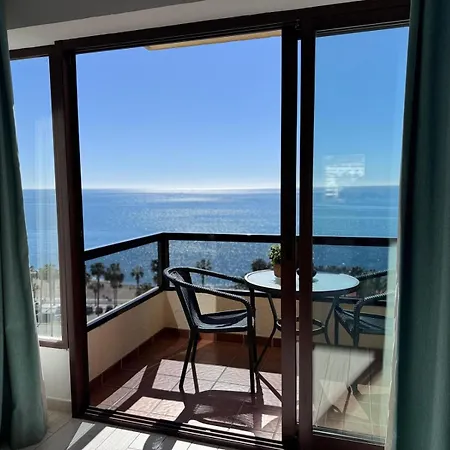 Aloha Playa Sea Views شقة *