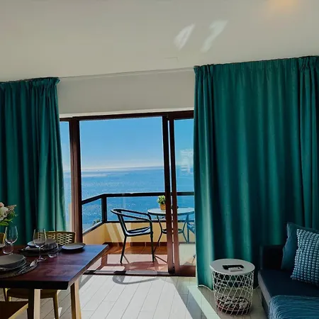 Aloha Playa Sea Views شقة
