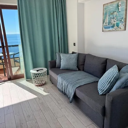 Aloha Playa Sea Views ベナルマデナ